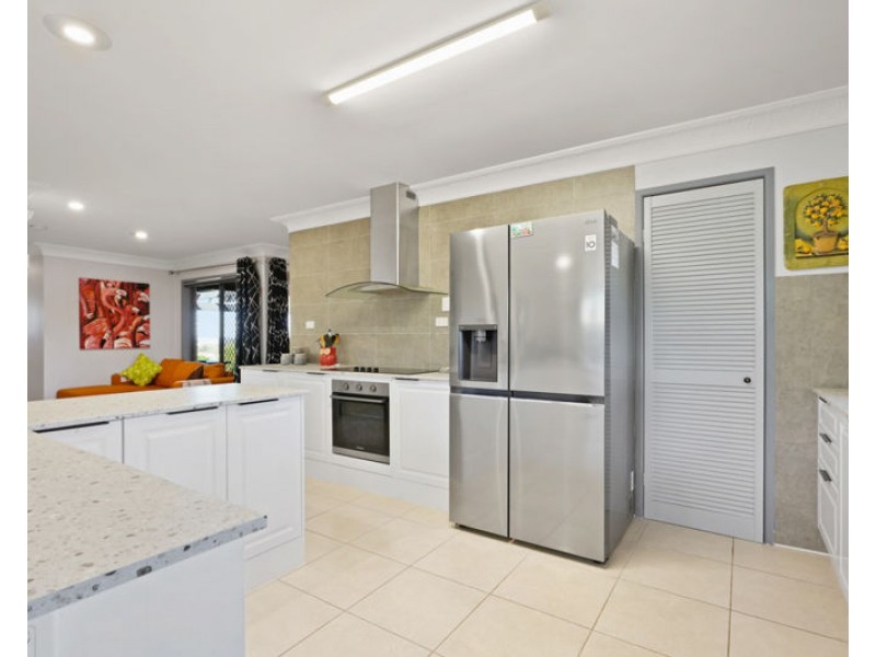 15 Bembooka Close, Glen Eden QLD 4680