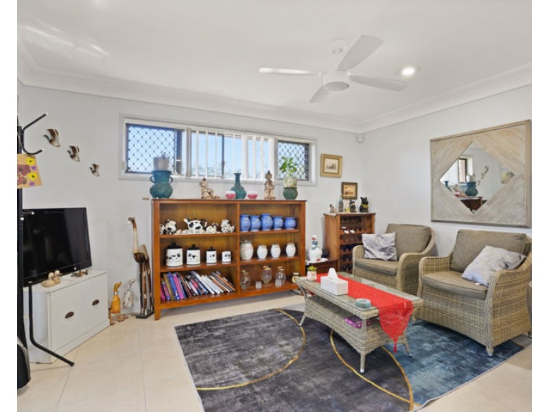 15 Bembooka Close, Glen Eden QLD 4680