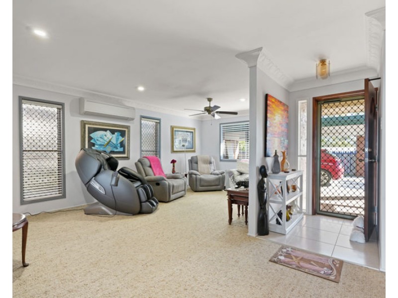 15 Bembooka Close, Glen Eden QLD 4680