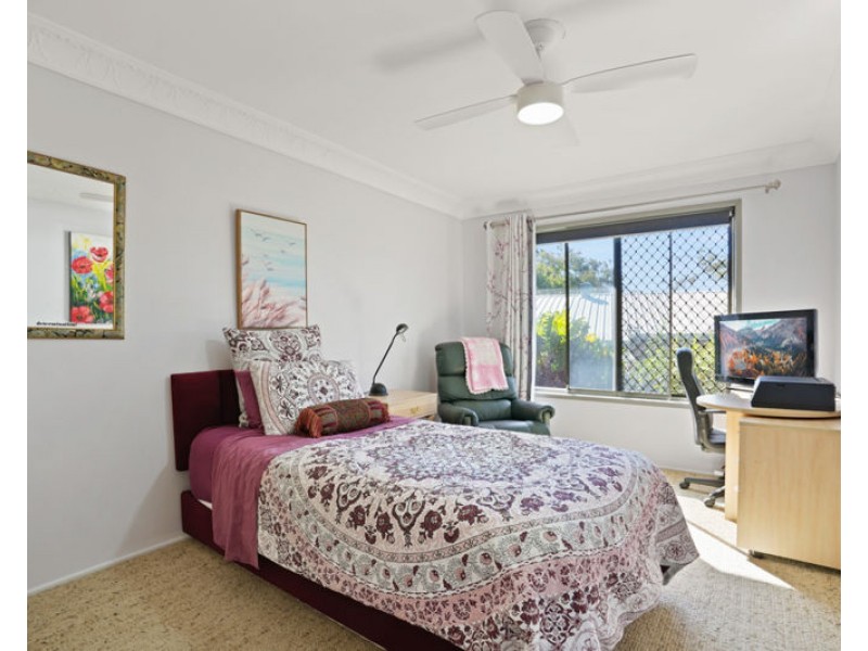 15 Bembooka Close, Glen Eden QLD 4680