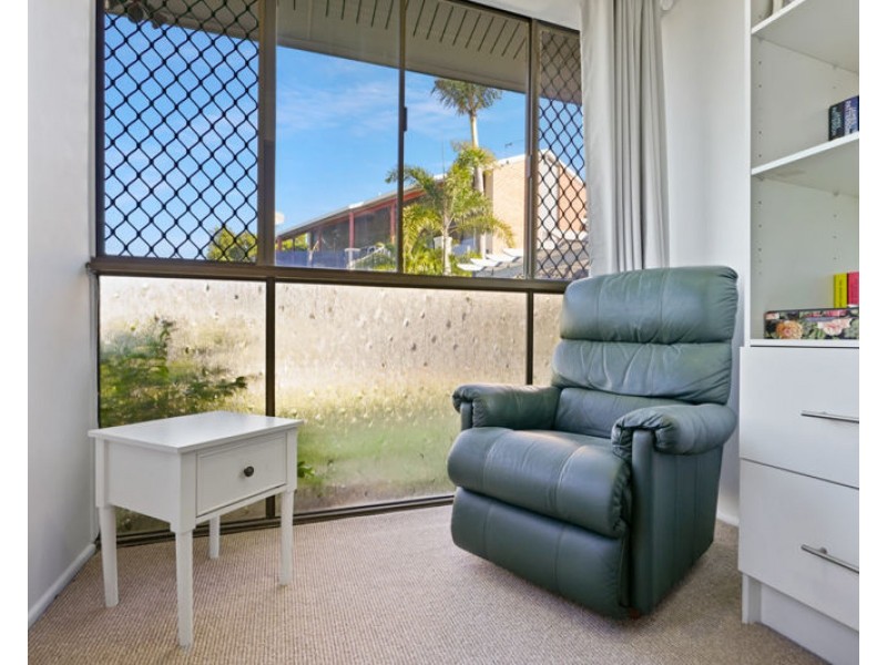 15 Bembooka Close, Glen Eden QLD 4680
