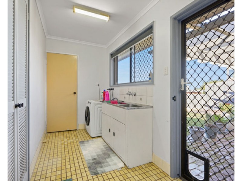 15 Bembooka Close, Glen Eden QLD 4680
