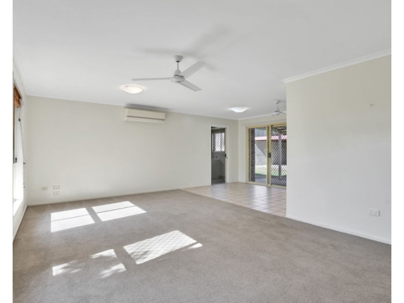 4 Leanne Close, New Auckland QLD 4680