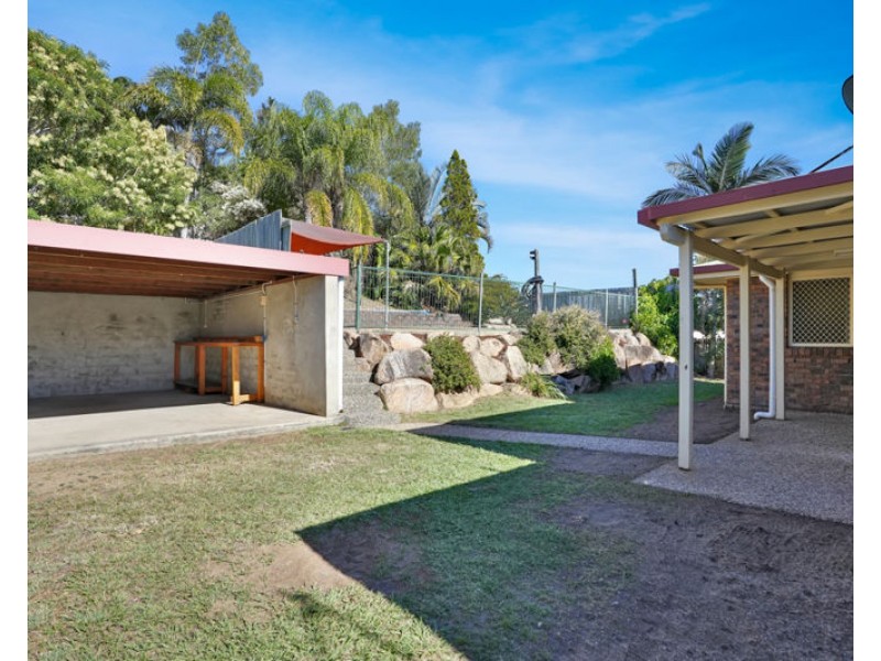 4 Leanne Close, New Auckland QLD 4680