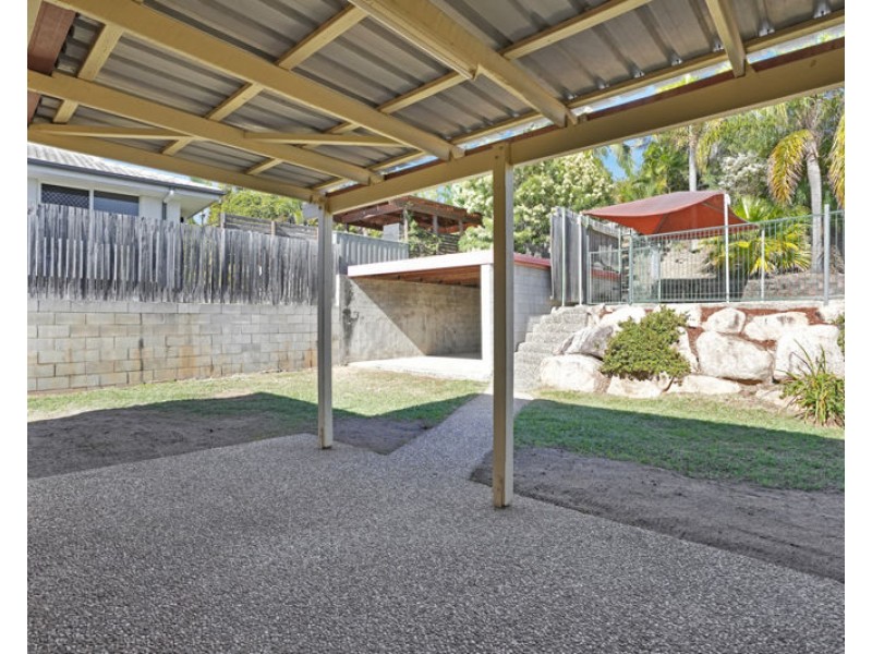 4 Leanne Close, New Auckland QLD 4680