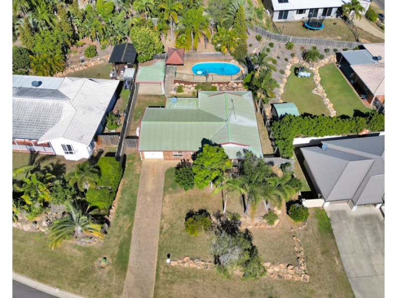 4 Leanne Close, New Auckland QLD 4680