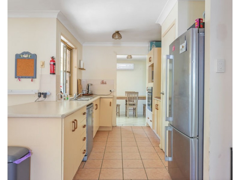 6 Palm Court, Clinton QLD 4680