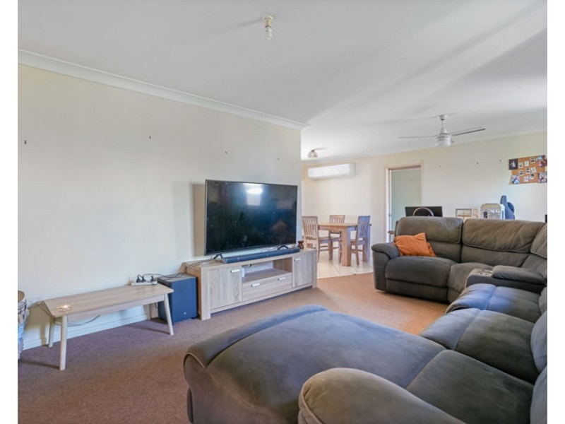 6 Palm Court, Clinton QLD 4680