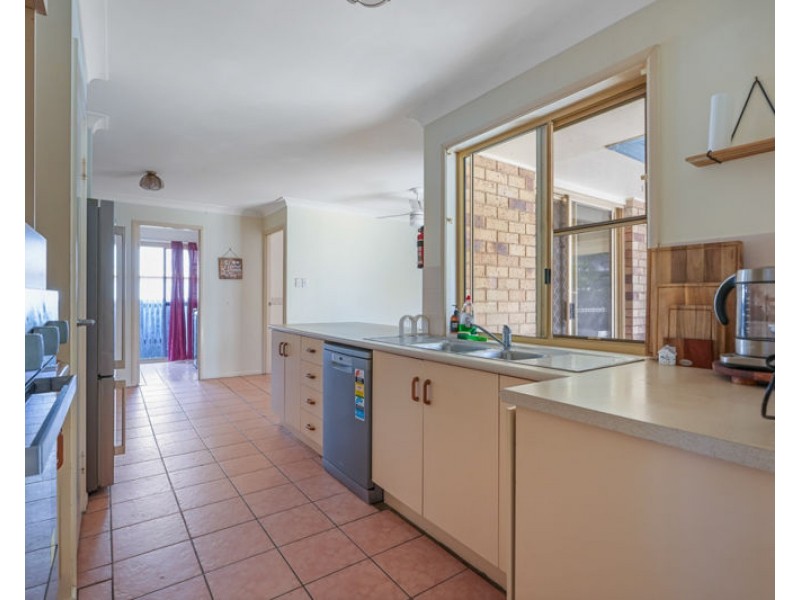 6 Palm Court, Clinton QLD 4680