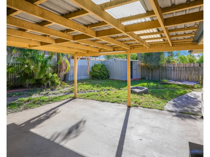 6 Palm Court, Clinton QLD 4680