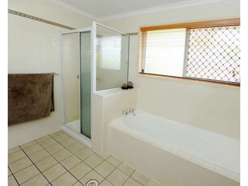 21 Saturn Crescent, Telina QLD 4680