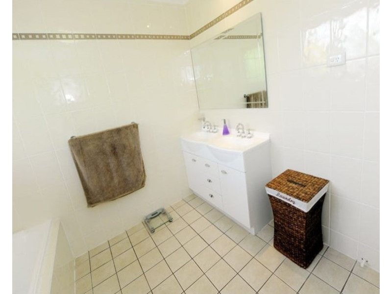 21 Saturn Crescent, Telina QLD 4680