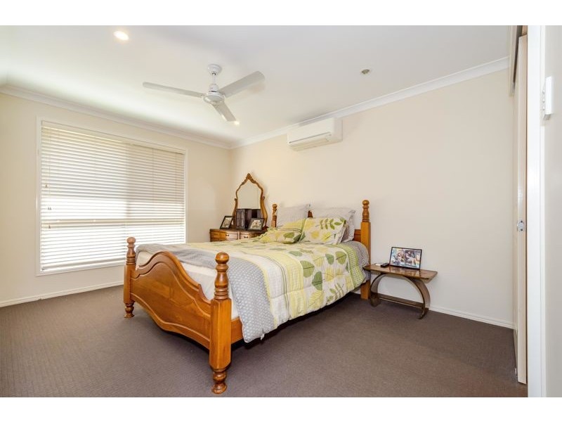 22 Dartmouth Close, Clinton QLD 4680