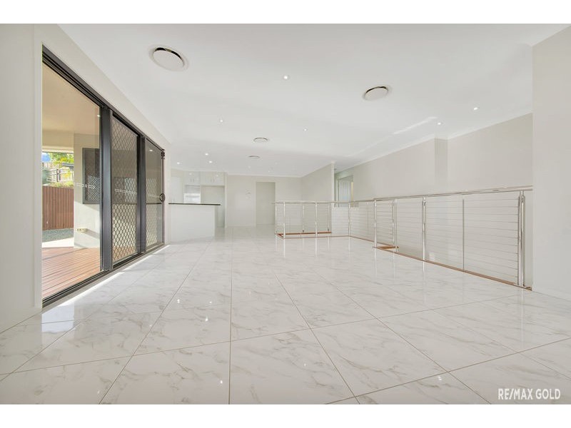 12 KOOWIN DRIVE, Kirkwood QLD 4680