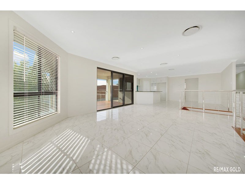 12 KOOWIN DRIVE, Kirkwood QLD 4680