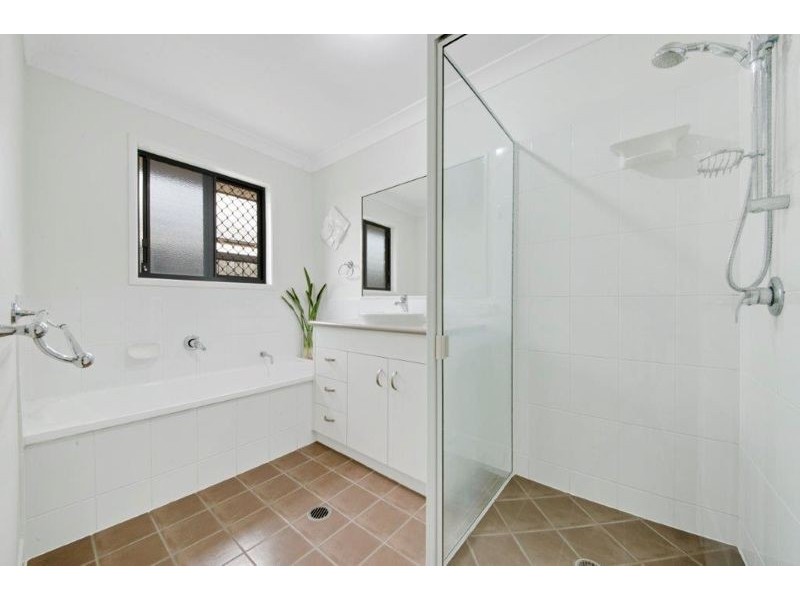 21 Leichhardt Court, Glen Eden QLD 4680