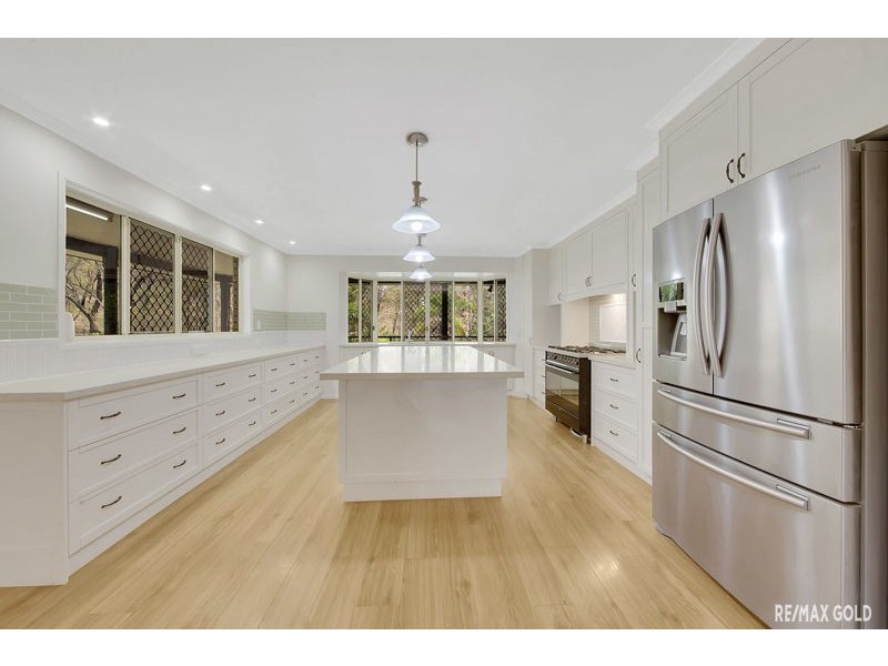 5 Covill Court, Telina QLD 4680