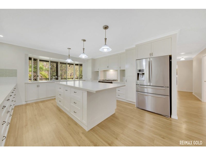 5 Covill Court, Telina QLD 4680