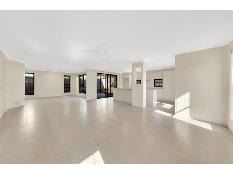 1 Willow Street, New Auckland QLD 4680