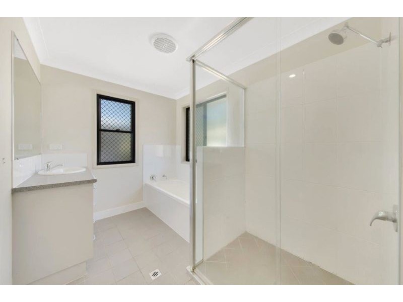 1 Willow Street, New Auckland QLD 4680