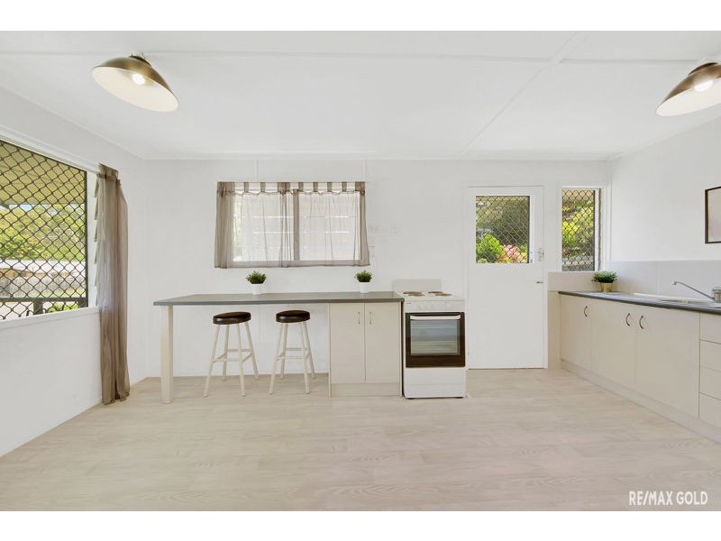33 Charles Street, West Gladstone QLD 4680