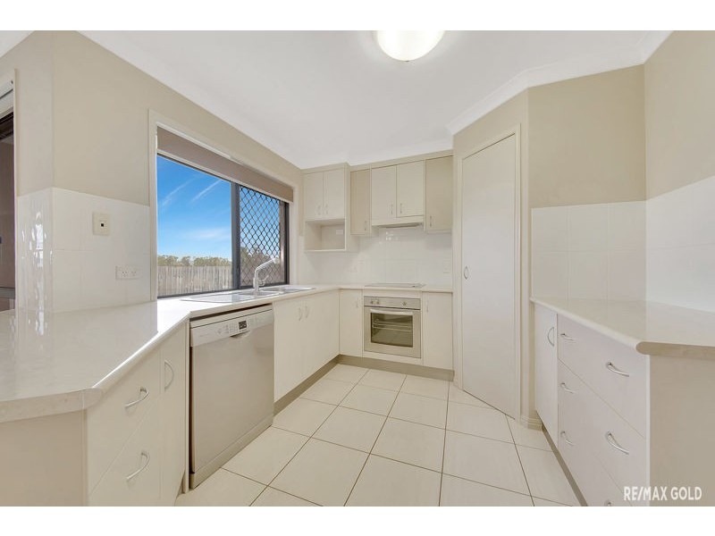 17 JULIUS CRESCENT, Clinton QLD 4680