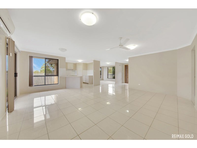 17 JULIUS CRESCENT, Clinton QLD 4680