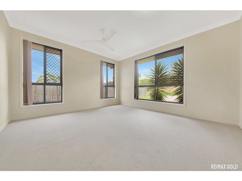 17 JULIUS CRESCENT, Clinton QLD 4680