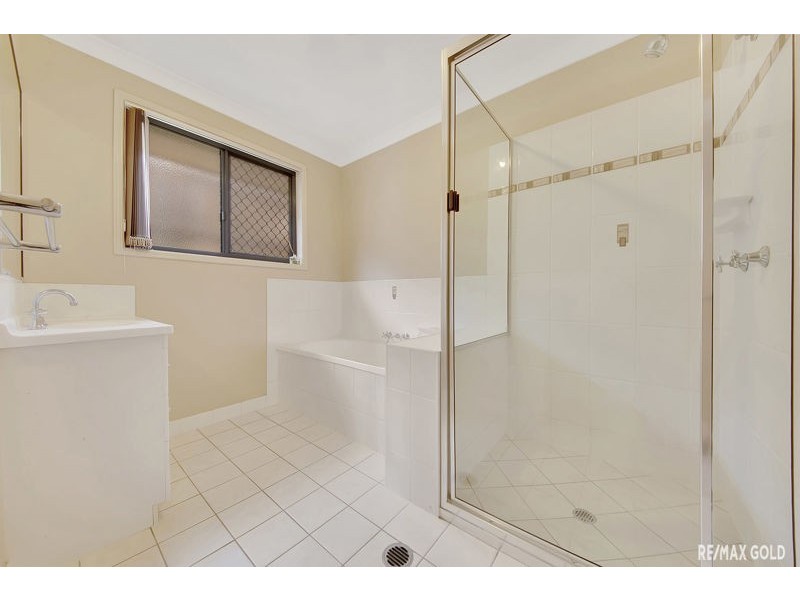 17 JULIUS CRESCENT, Clinton QLD 4680