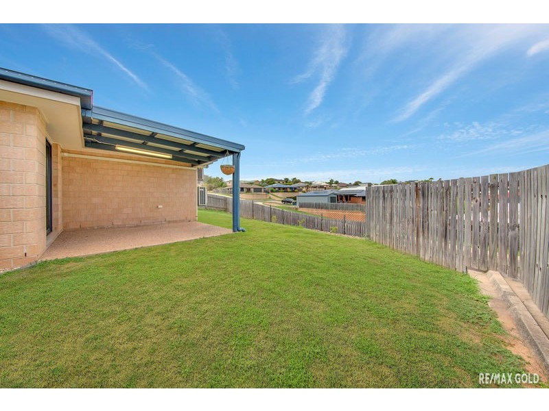 17 JULIUS CRESCENT, Clinton QLD 4680