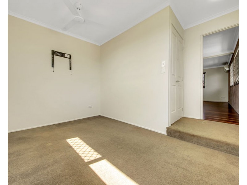 29 Campbell Street, Clinton QLD 4680