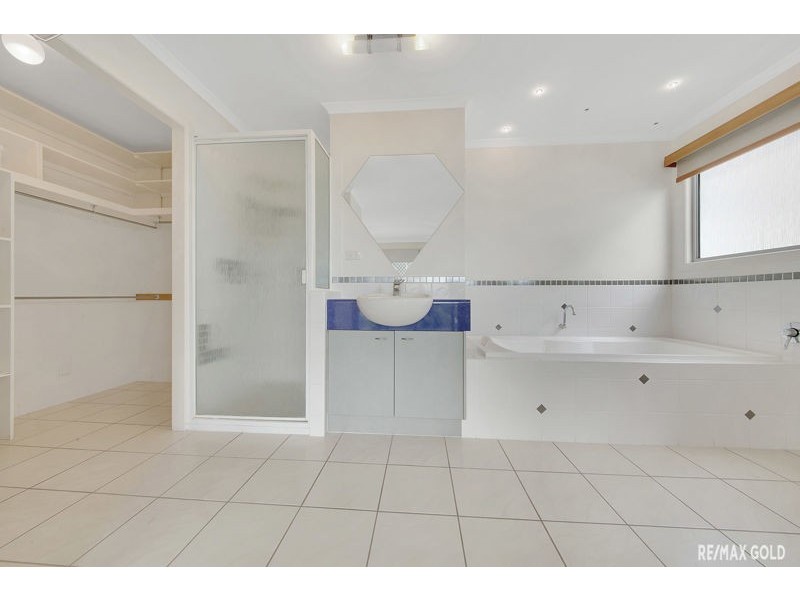 99 Central Lane, Gladstone QLD 4680