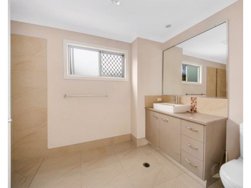17 Beaver Ave, South Gladstone QLD 4680