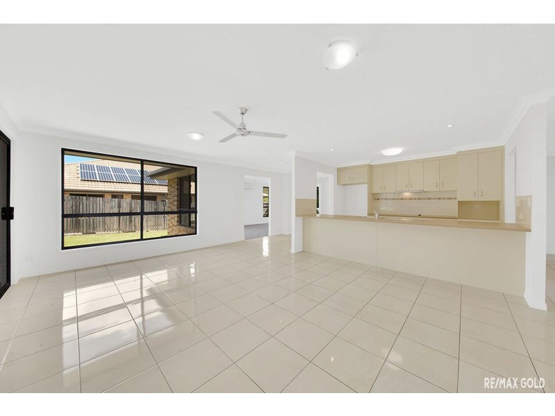 26 Larcom Rise, West Gladstone QLD 4680