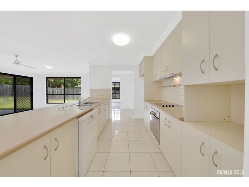 26 Larcom Rise, West Gladstone QLD 4680