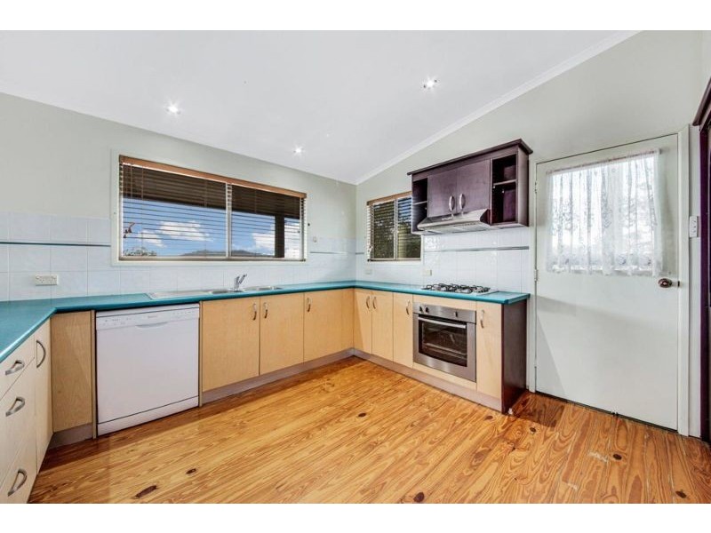 7 Erin Close, New Auckland QLD 4680