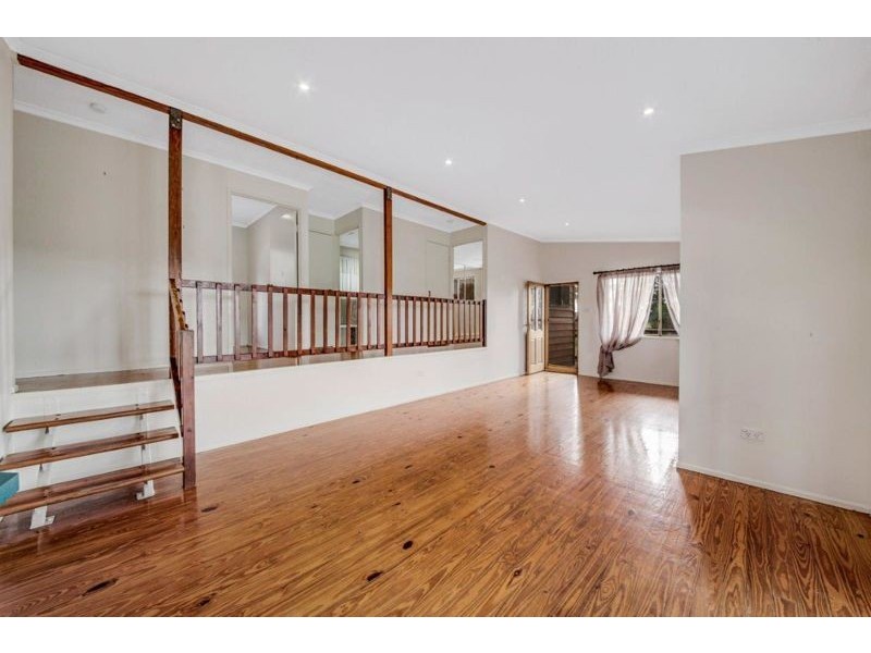 7 Erin Close, New Auckland QLD 4680