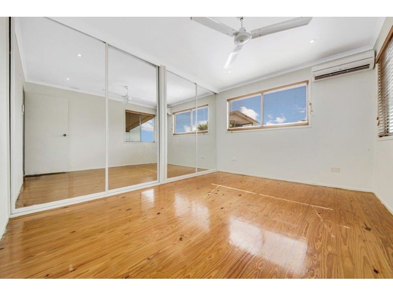 7 Erin Close, New Auckland QLD 4680