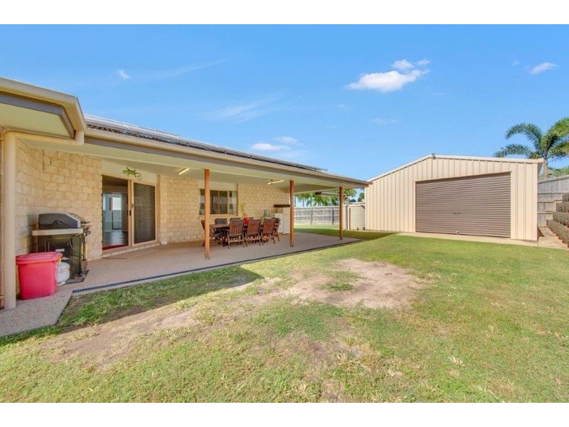 19 Valley Way, Boyne Island QLD 4680