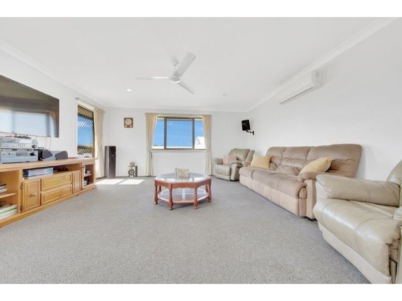 19 Valley Way, Boyne Island QLD 4680