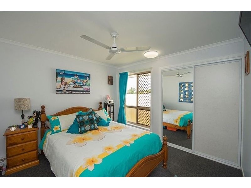 19 Valley Way, Boyne Island QLD 4680