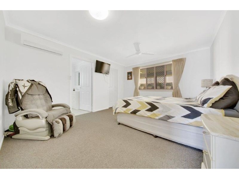 19 Valley Way, Boyne Island QLD 4680
