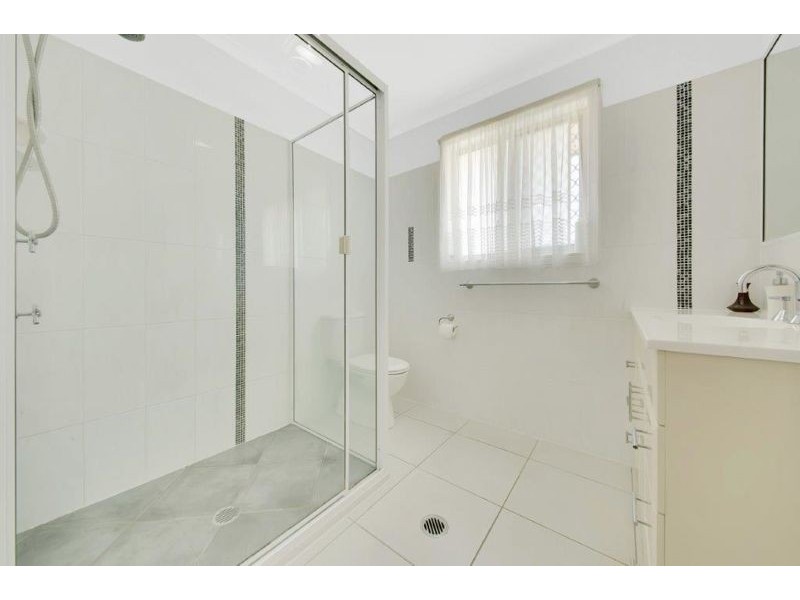 19 Valley Way, Boyne Island QLD 4680
