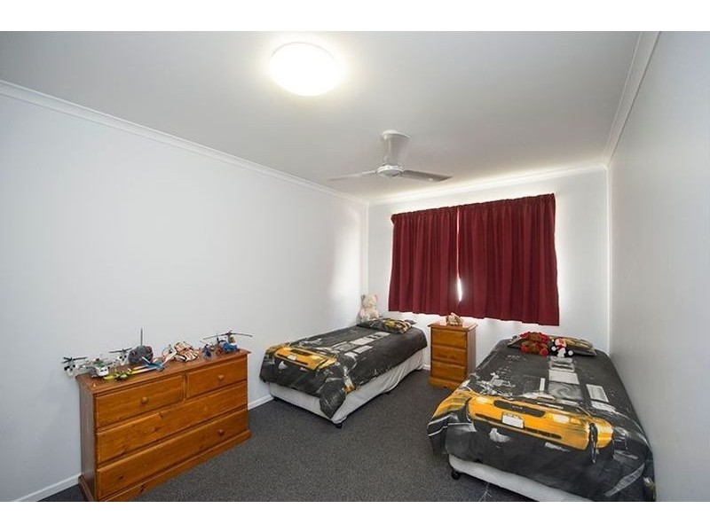 19 Valley Way, Boyne Island QLD 4680
