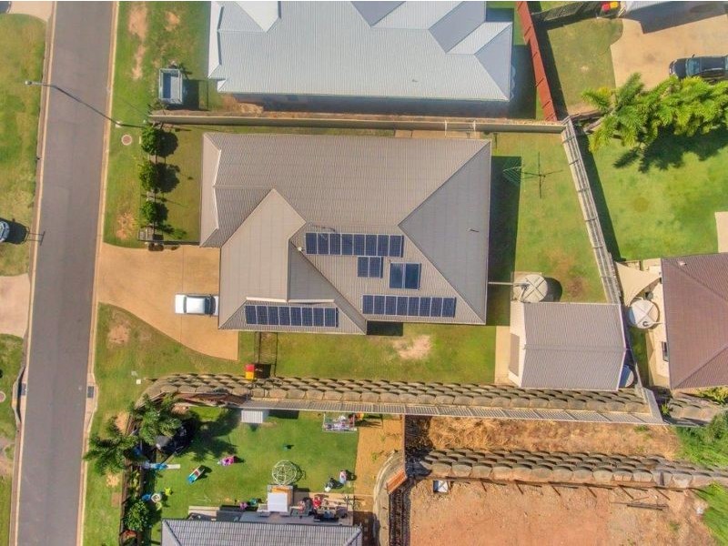 19 Valley Way, Boyne Island QLD 4680