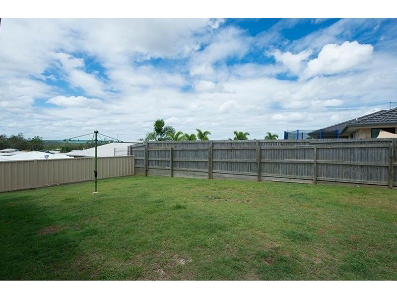 19 Valley Way, Boyne Island QLD 4680