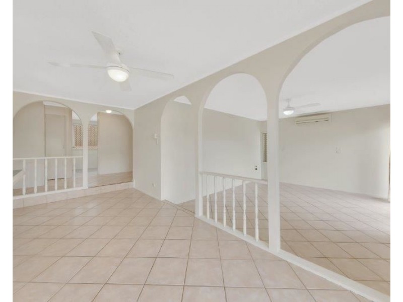 5 Apollo Drive, Clinton QLD 4680