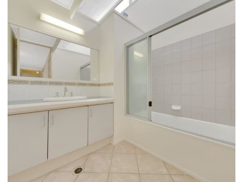 5 Apollo Drive, Clinton QLD 4680