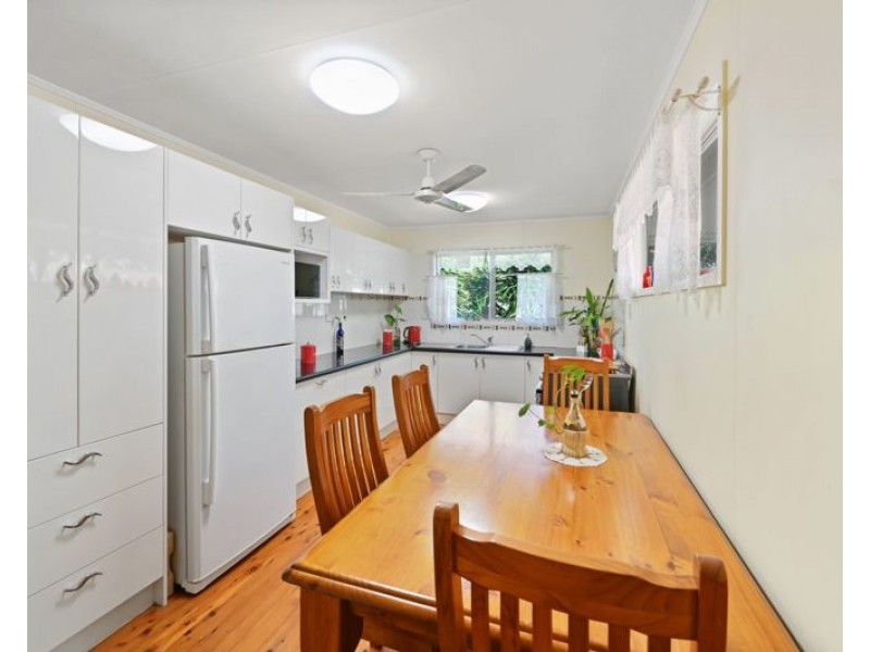 3 Flounder Crescent, Toolooa QLD 4680
