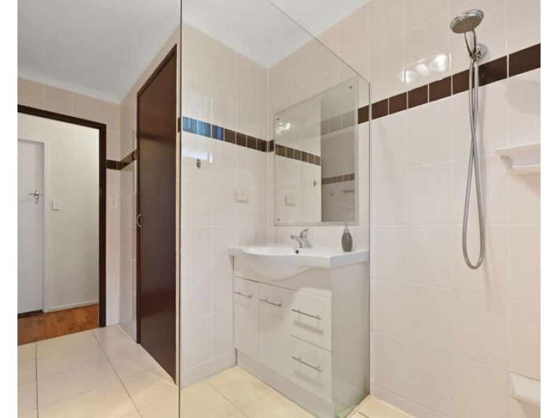 3 Flounder Crescent, Toolooa QLD 4680